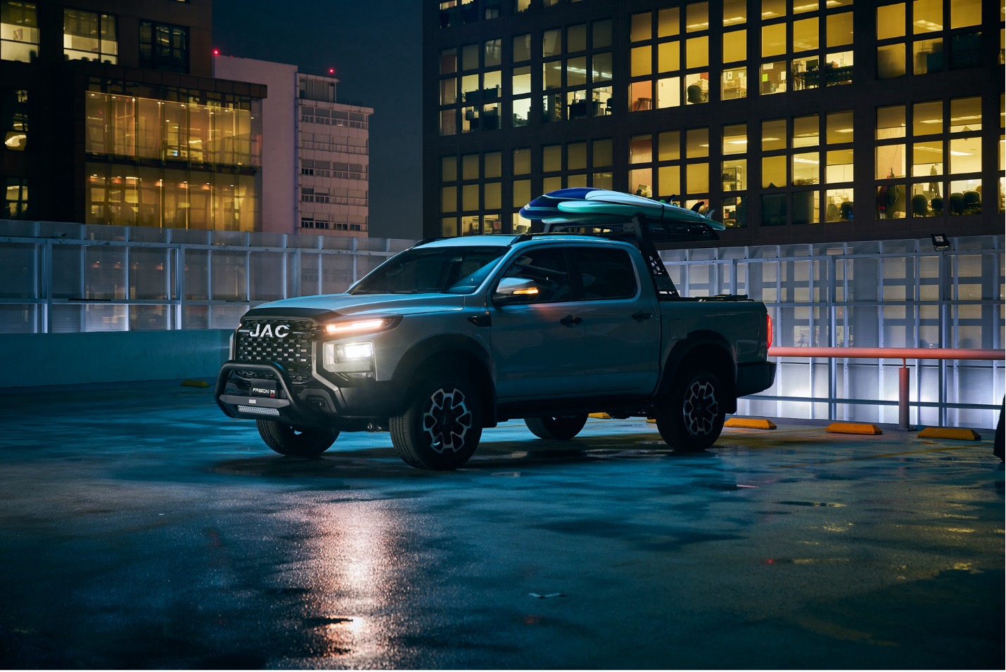 повнопривідний пікап JAC T9 EV