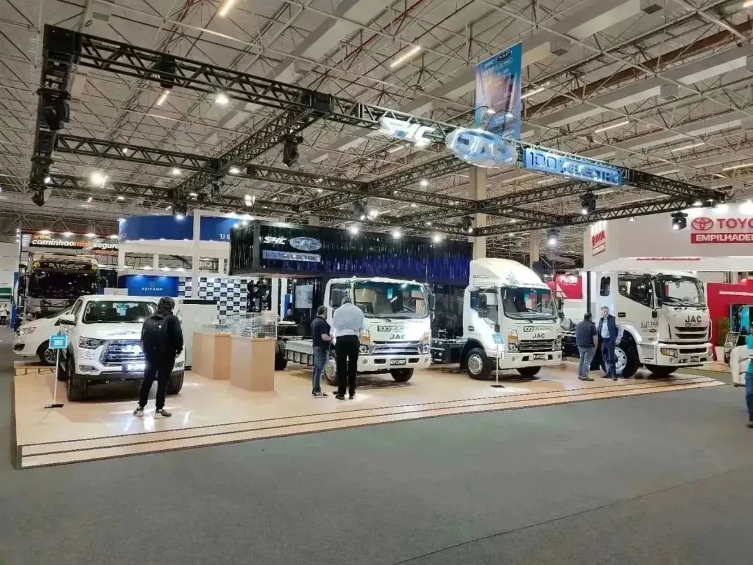 електричні легкі вантажівки та електричні пікапи