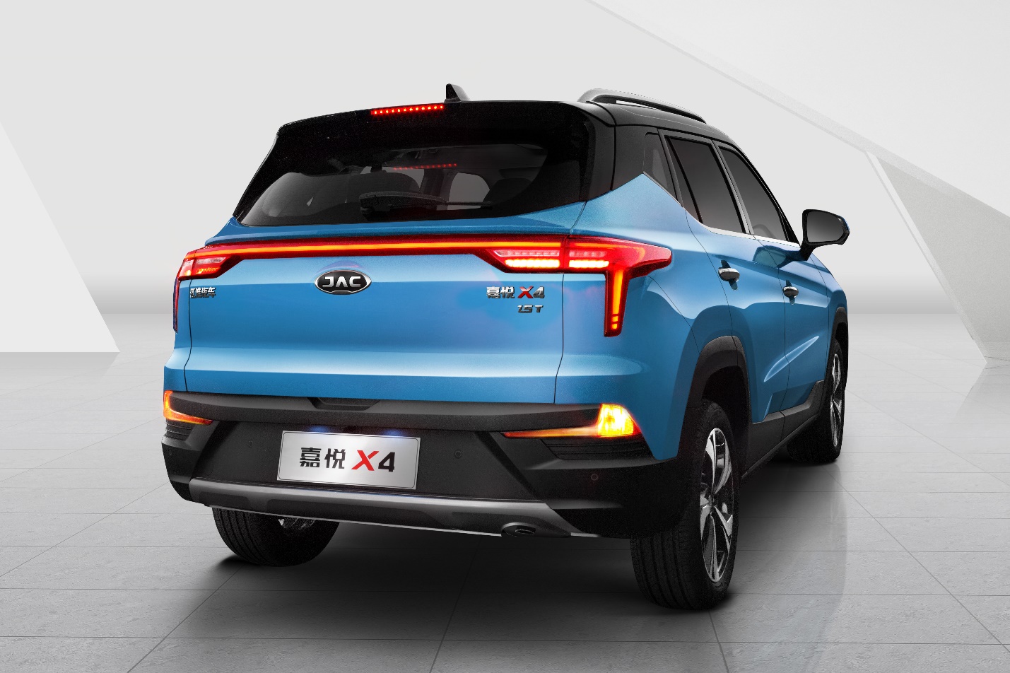 Задня частина автомобіля JAC JS4